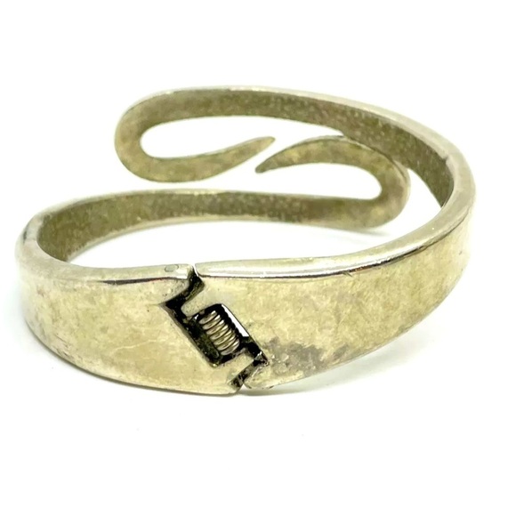 Vintage Silver Tone Hinged Clamper Bracelet - Picture 2 of 3